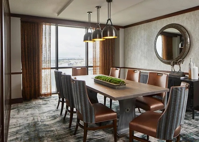 Renaissance Mobile Riverview Plaza Hotel
