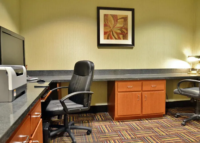 Holiday Inn Express Hotel & Suites Center Township By Ihg