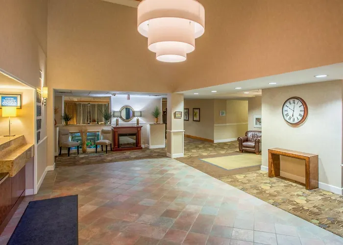 Holiday Inn Express Hotel & Suites Brattleboro By Ihg