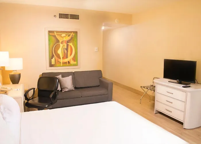 Holiday Inn Express Monterrey Galerias-San Jeronimo By Ihg