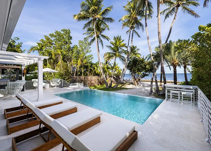 Pines & Palms Resort