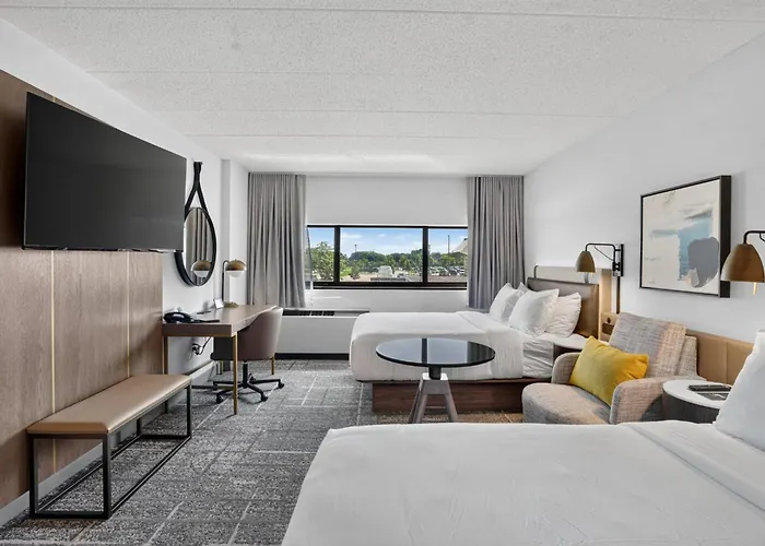Crowne Plaza Lansing By Ihg