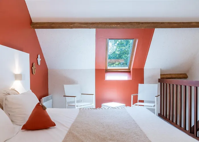 Logis Latitude Ouest Hotel Restaurant & Spa