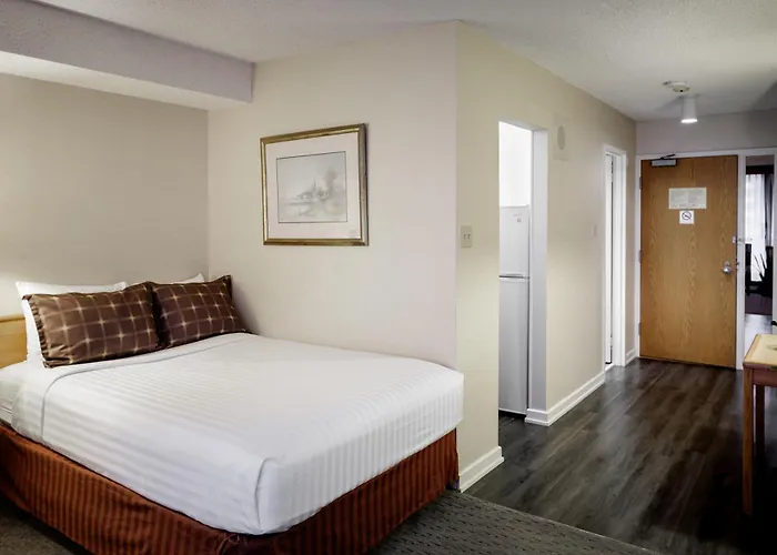 Cartier Place Suite Hotel