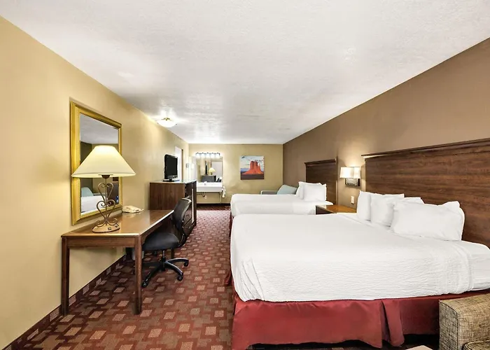 Days Inn & Suites By Wyndham Logan