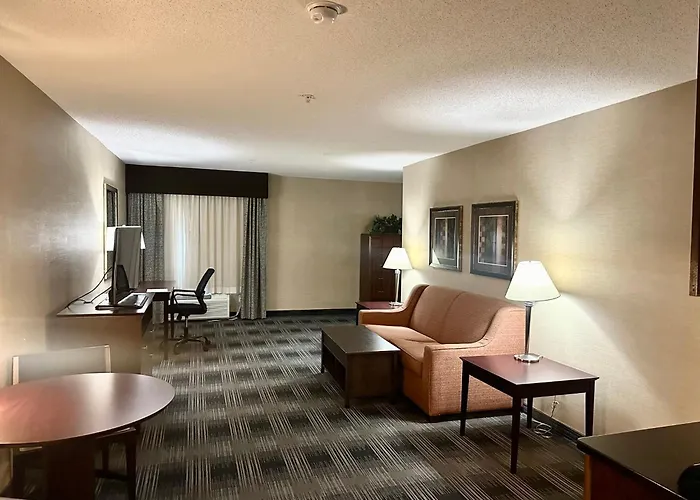 Holiday Inn Express & Suites Meriden By Ihg