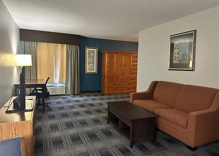 Holiday Inn Express & Suites Meriden By Ihg