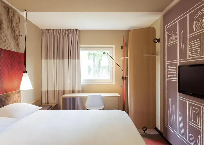 Ibis Archamps Porte De Geneve