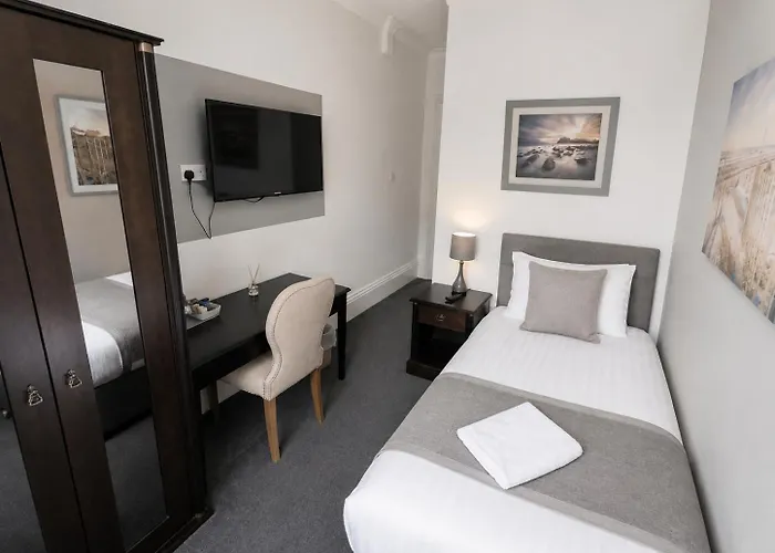 Cecil Court Hotel