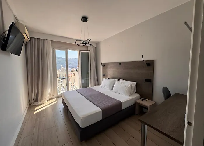 Anthousa Hotel