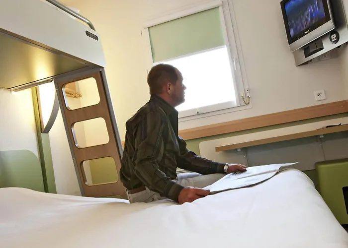 Ibis Budget Niort - La Creche