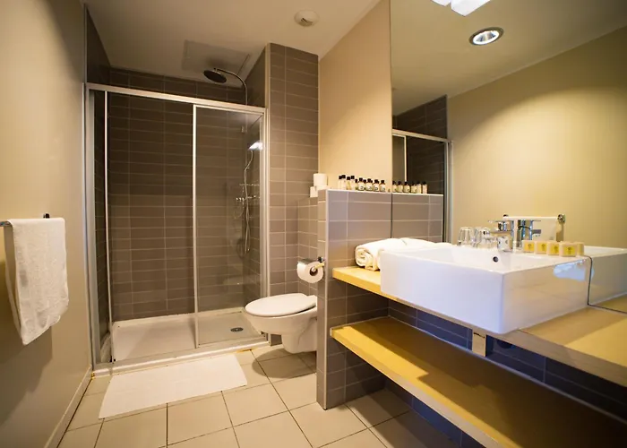 Hotel Du Centre Appart Hotel Business Avec Parking Gratuit A Noumea