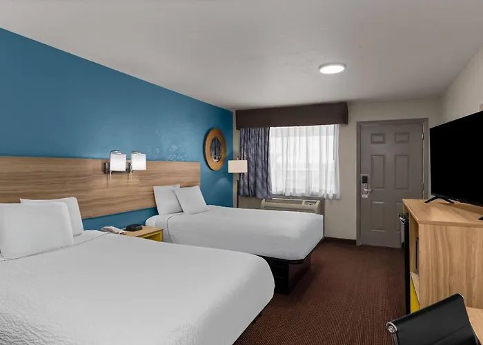 Days Inn By Wyndham Pratt