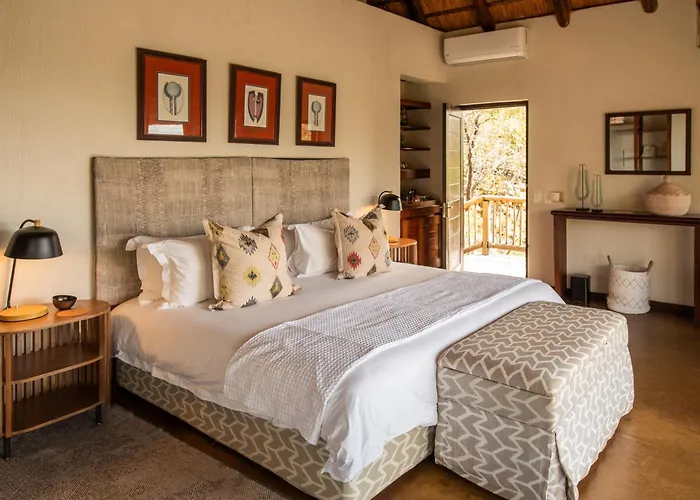 Tshwene Lodge