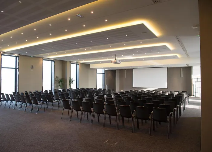 Radisson Blu Cdg Airport Terminal Hotel, Paris