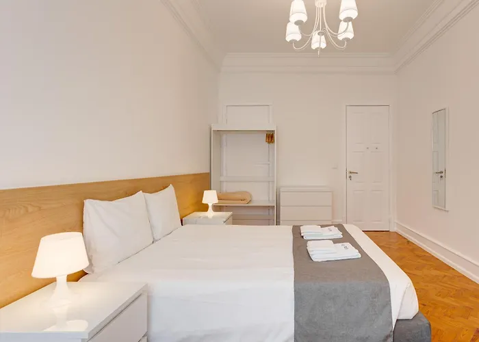 Home Out Rooms & Apartments