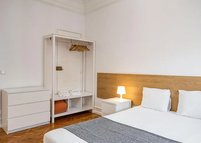 Home Out Rooms & Apartments
