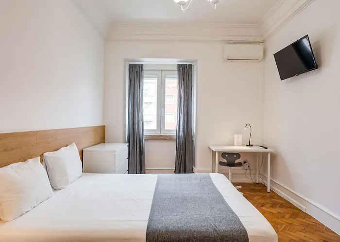 Home Out Rooms & Apartments