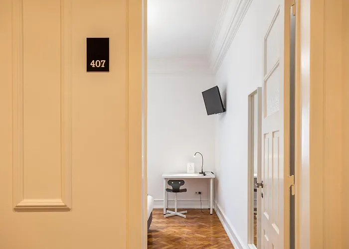 Home Out Rooms & Apartments