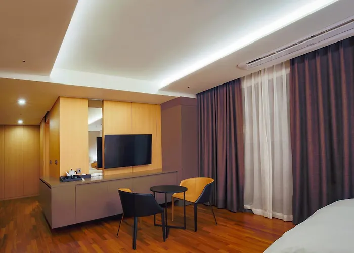 Hotel East9