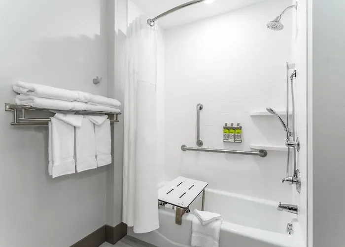 Holiday Inn Express & Suites Kearney By Ihg