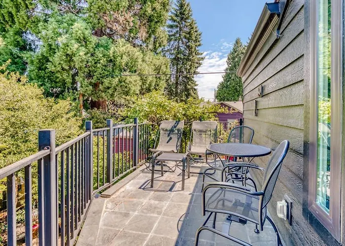 Upscale Ne Portland Guesthouse