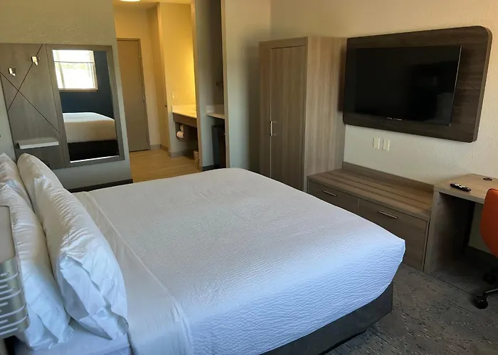 Holiday Inn Express - Wichita North - Park City By Ihg