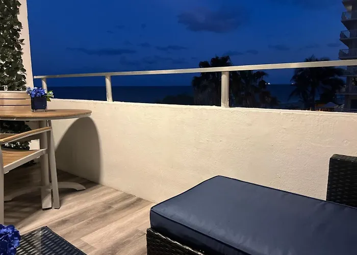 Ocean Manor Tiki Sunset Retreat