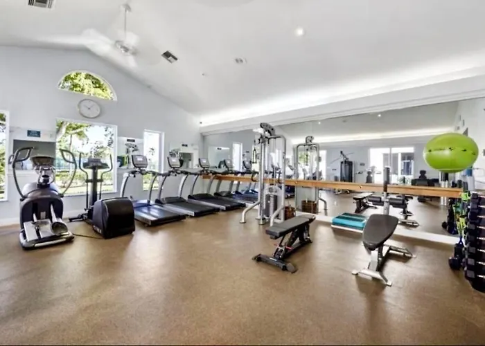 Piccadilly Beach House - Beautiful Updated Home, Private Pool, Tennis, Pickleball Minutes From Downtown 5Th Ave & Beaches!!!