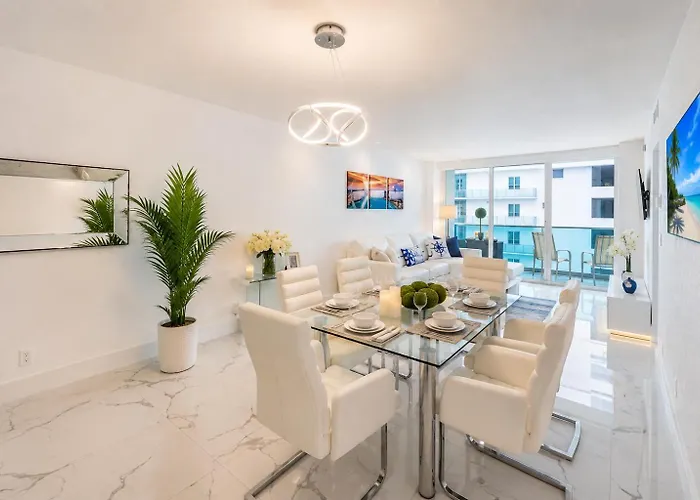Extraordinary Oceanfront Condo - Heated Pool, Gym And Game Room - Hollywood Beach