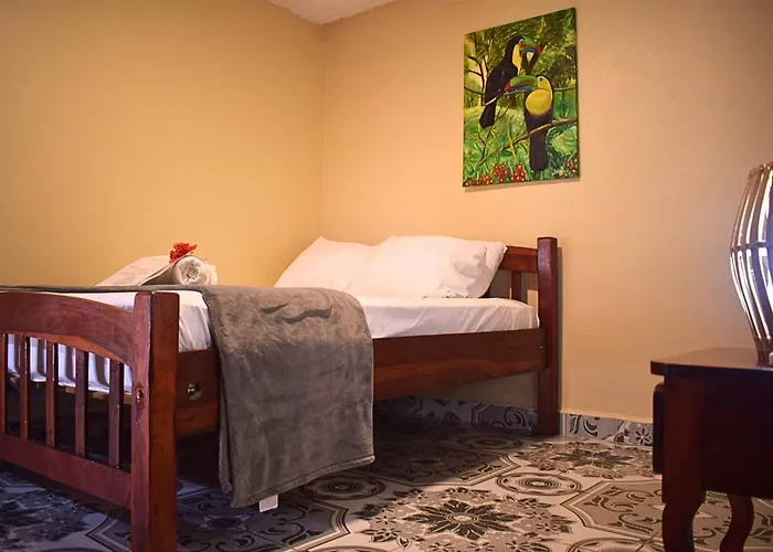 Chale'S House Hotel