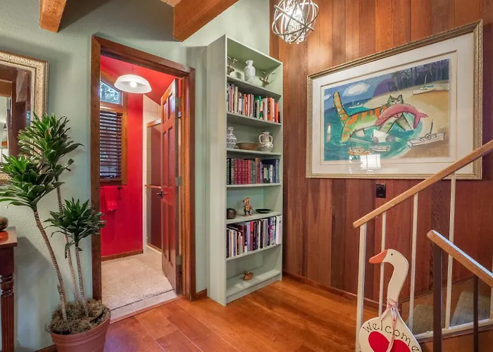 Townhouse Art Gallery In Mammoth'S Best Location