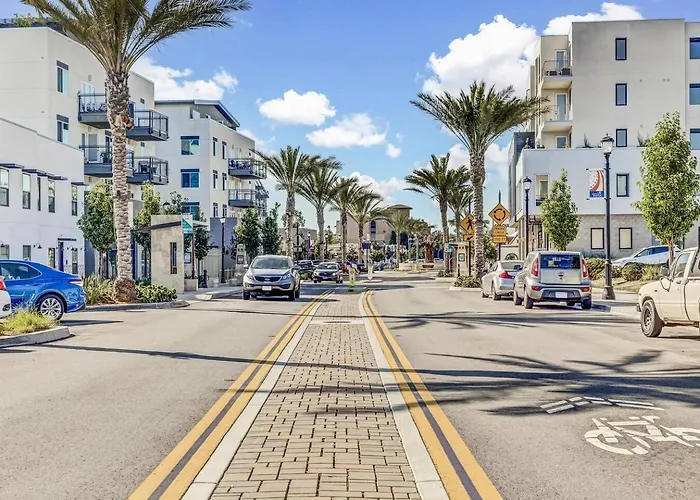 Single Bedroom - Queen Size. Heart Of Downtown Vista