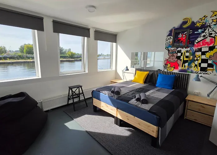 Float House Nr 659