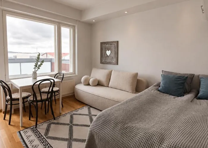 Sunstar Apartments