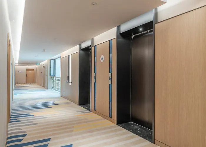 Holiday Inn Express Dandong City Center By Ihg
