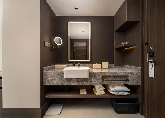 Atour Hotel Qinhuangdao Xiangxi Sea