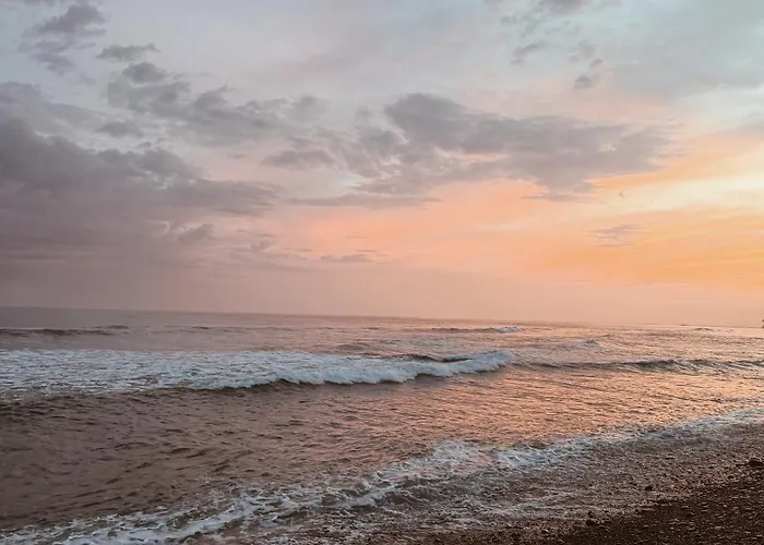 Sunset Surf Villa