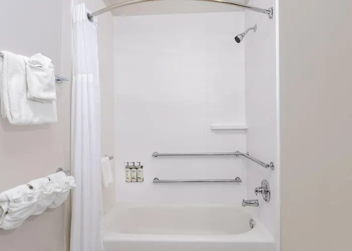 Holiday Inn Express & Suites Macclenny By Ihg