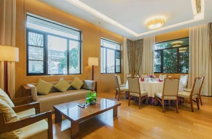 Deefly Yinrun Town Hotel