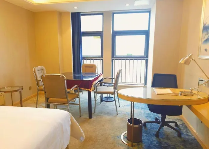 Vienna Hotel Shaanxi Hanzhong Central Square High-Speed Railway Station