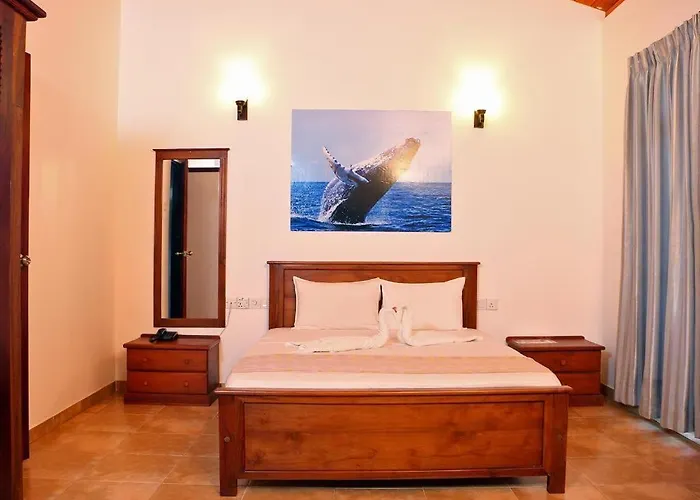 Oyo 246 Roy Villa Beach Hotel