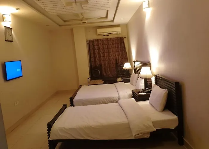 Midway Hotel Sadiqabad Ryk