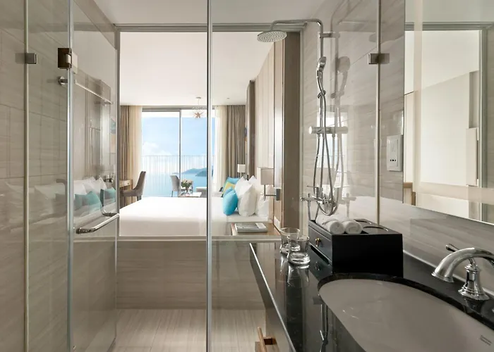 Emerald Wave Suites Seaview