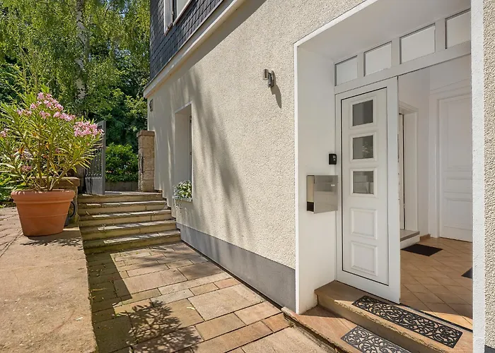 Mola Apartments- Trendiges Apartment in der City-Nähe Dortmund-Terrasse-3 Gäste-WLAN