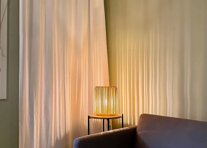 Ellis Seaside Suite, Close To The Ferry Terminal!