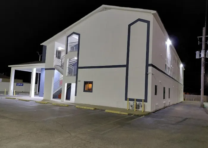 Spring Place Inn & Suites