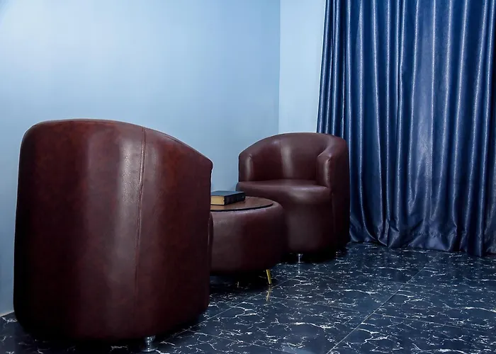 Family Size 2-Bedroom Diamond Suites In Vedop Hotel, Ota