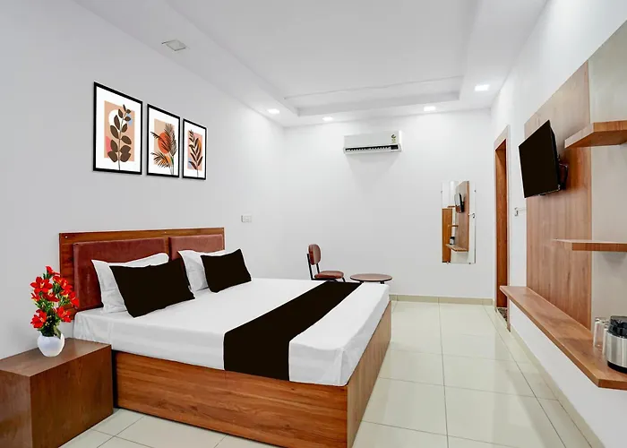 Super Townhouse Patiala Bus Terminal