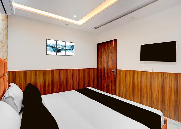 Super Townhouse Punjabi University Formerly Valley View